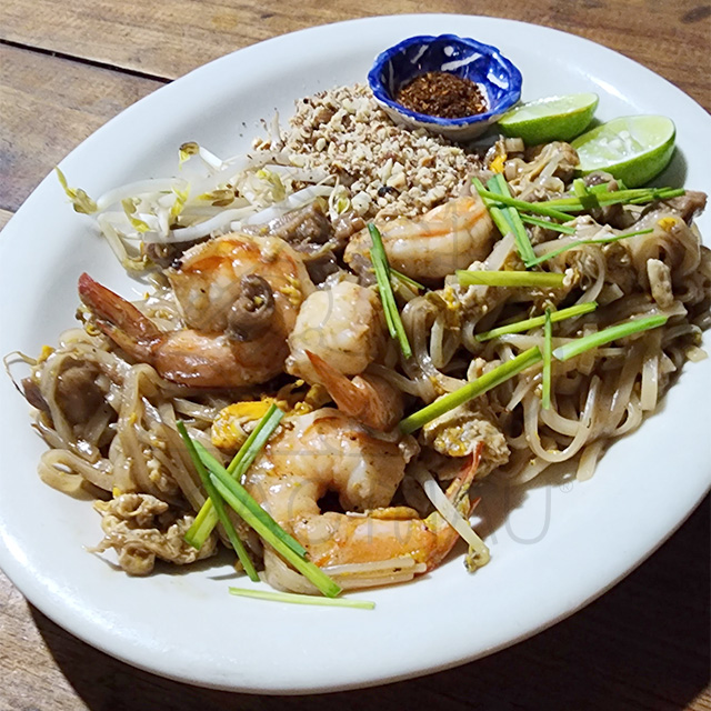 Pad Thai (con res & camarones)