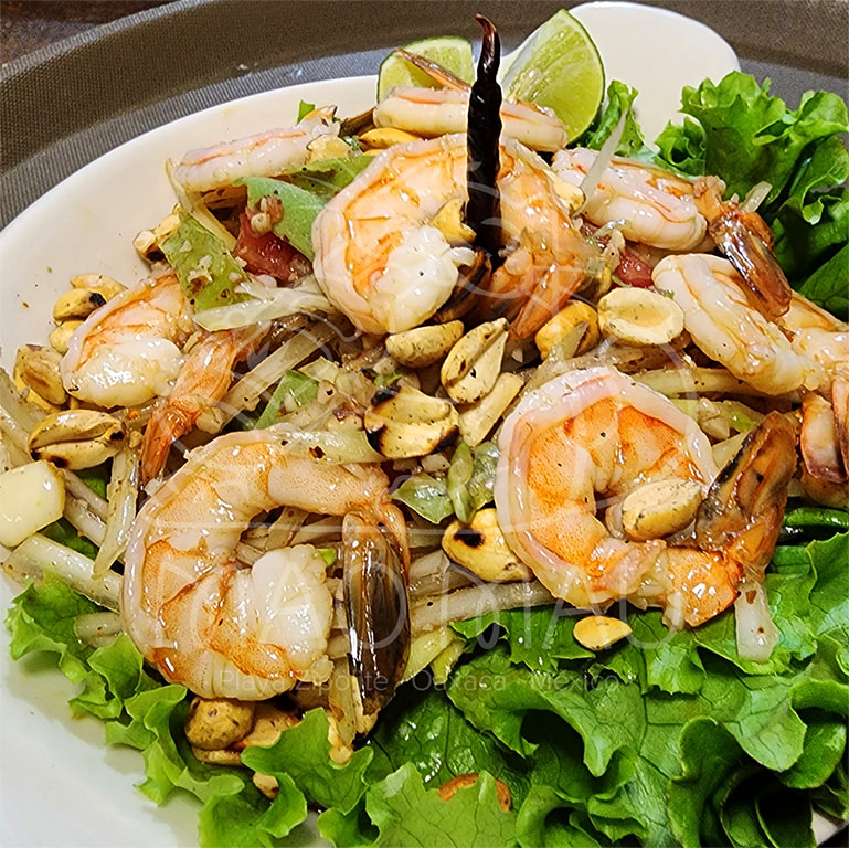Som Tum** - Green papaya salad, chilies, peanuts and lime: only vegetables / with shrimp