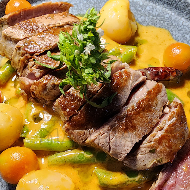 Curry Tropical con filete miñon